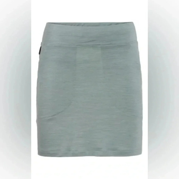 Icebreaker Cool Lite Merino Wool Yanni Skirt in Shale Green - Picture 3 of 12